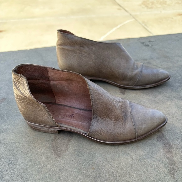 Free People Royale Flat D'Orsay Shoes Taupe Leather Size 37 US 7 - Picture 2 of 11